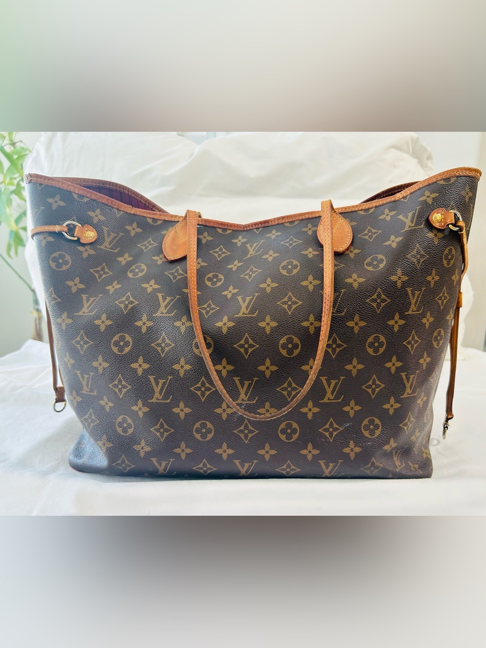 Louis Vuitton Neverfull GM 
❤️Bundle 2 items and save 10%❤️ - Picture 2 of 16